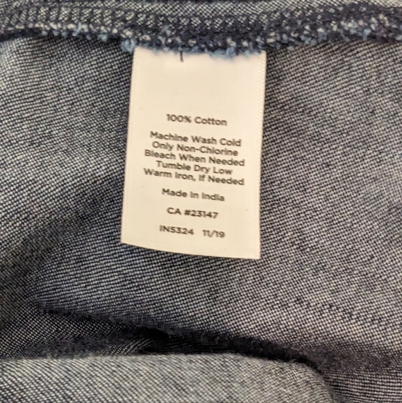 Talbots Petite Denim Top. Tie-Sleeve 3/4 length. Scoop neckline. Size MP - Picture 12 of 13